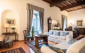 Roman Holiday Apartment For 6 By Piazza Navona